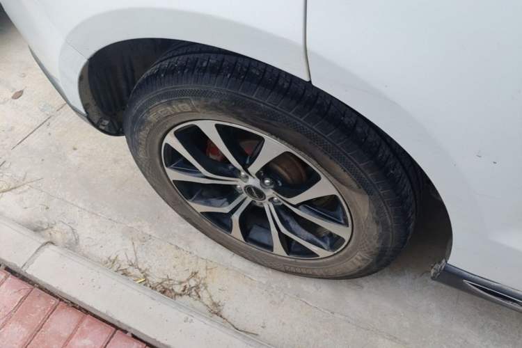 Used Zotye T600 Coupe 2017 1.5T Automatic Luxury Model Right Rear Wheel Hub