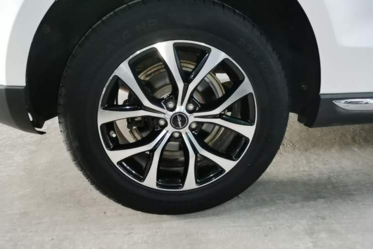 Used Zotye T600 Coupe 2017 1.8T Automatic Prestige Model Right Rear Wheel Hub