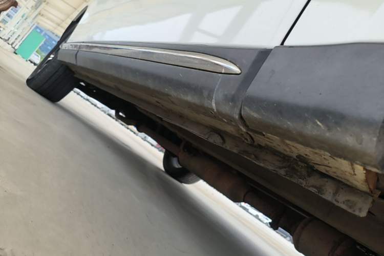 Used Zotye T600 Coupe 2017 1.8T Automatic Prestige Model Right Side Sill