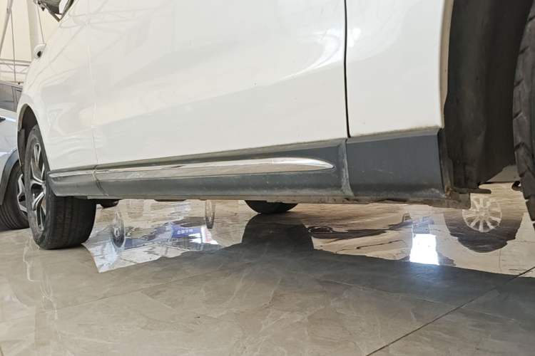 Used Zotye T600 Coupe 2017 1.5T Manual Luxury Model Right Side Sill