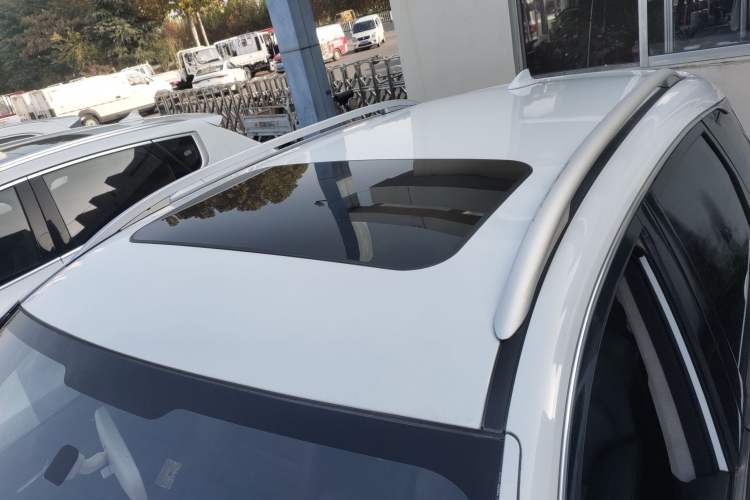 Used Zotye T600 Coupe 2017 1.5T Automatic Luxury Model Roof