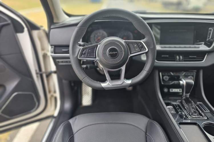 Used Zotye T600 Coupe 2017 1.5T Automatic Luxury Model Steering Wheel