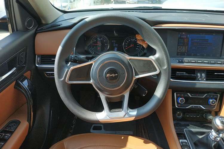 Used Zotye T600 Coupe 2017 1.5T Manual Luxury Model Steering Wheel