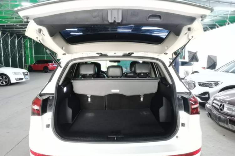 Used Zotye T600 Coupe 2017 1.8T Automatic Prestige Model Trunk