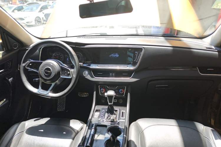 Used Zotye T600 Coupe 2017 1.5T Automatic Luxury Model Center Console