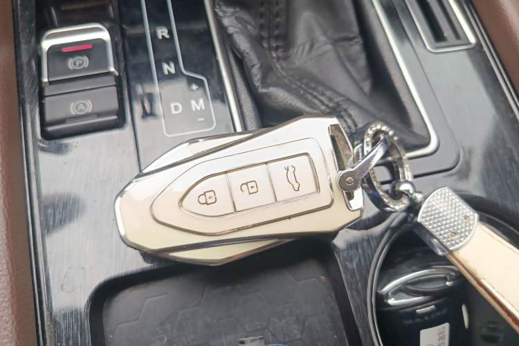 Used Zotye T600 Coupe 2017 1.5T Automatic Luxury Model Interior 1