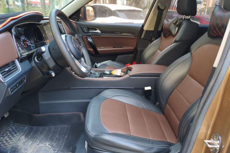 Used Zotye T600 Coupe 2017 1.5T Automatic Luxury Model Left Front Seat