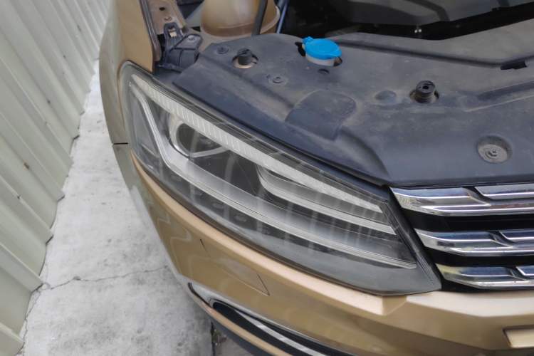 Used Zotye T600 Coupe 2017 1.5T Automatic Luxury Model Right Front Headlight