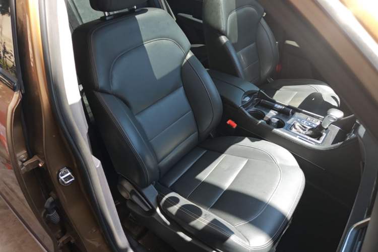 Used Zotye T600 Coupe 2017 1.5T Automatic Luxury Model Right Front Seat