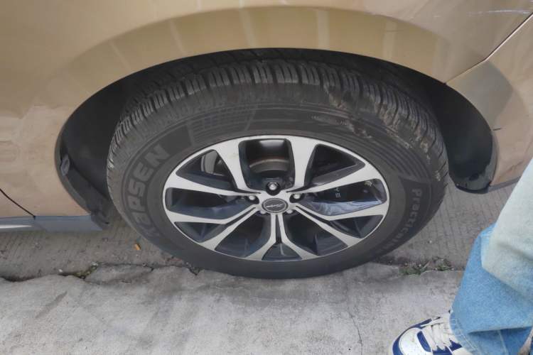 Used Zotye T600 Coupe 2017 1.5T Automatic Luxury Model Right Front Wheel Hub