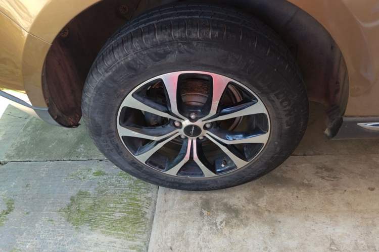 Used Zotye T600 Coupe 2017 1.5T Automatic Luxury Model Right Rear Wheel Hub