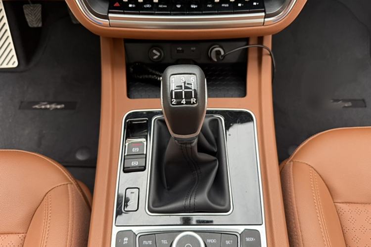 Used Zotye T700 2017 1.8T Manual Luxury Model Gear Lever