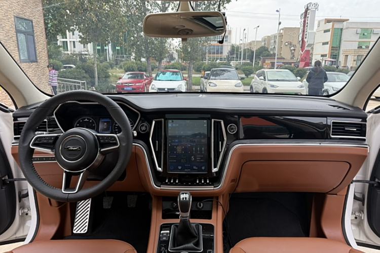 Used Zotye T700 2017 1.8T Manual Luxury Model Interior 2
