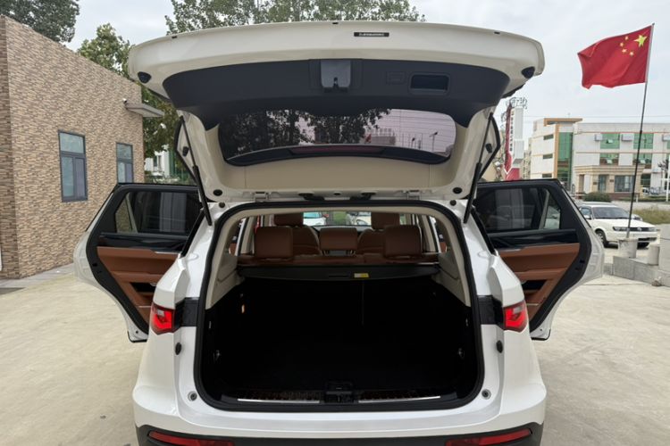 Used Zotye T700 2017 1.8T Manual Luxury Model Trunk