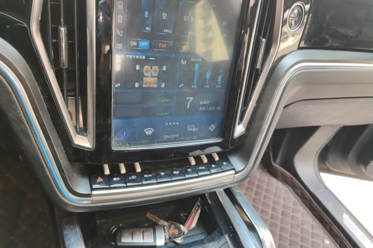 Used Zotye T700 2017 1.8T Dual-Clutch Luxury Model Audio And AC Panel