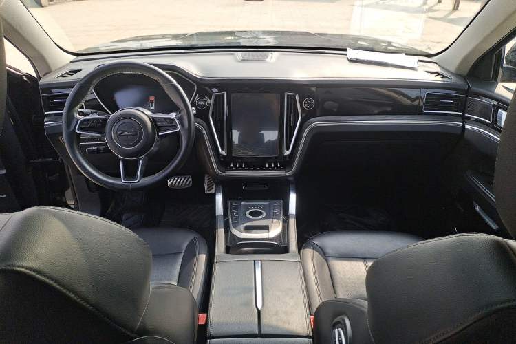 Used Zotye T700 2017 1.8T Dual-Clutch Prestige Model Center Console