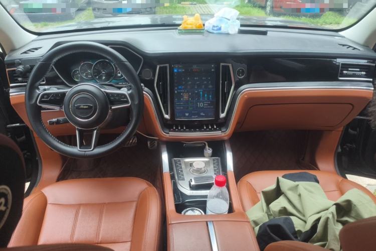 Used Zotye T700 2017 1.8T Dual-Clutch Prestige Model Center Console