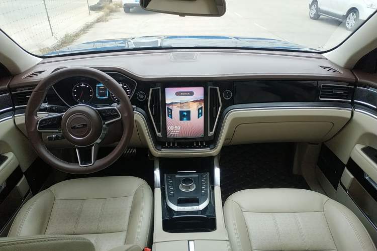 Used Zotye T700 2017 1.8T Dual-Clutch Luxury Model Center Console