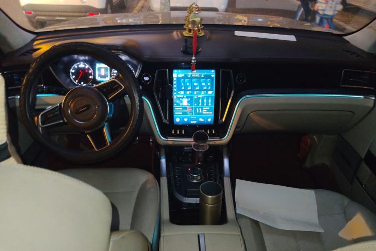 Used Zotye T700 2017 1.8T Dual-Clutch Luxury Model Center Console