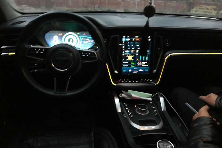 Used Zotye T700 2017 1.8T Dual-Clutch Prestige Model Center Console