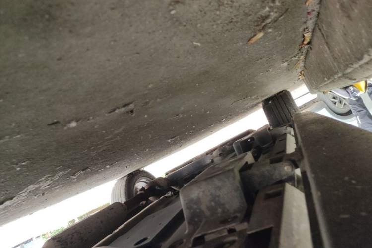 Used Zotye T700 2017 1.8T Dual-Clutch Prestige Model Chassis Rear Left
