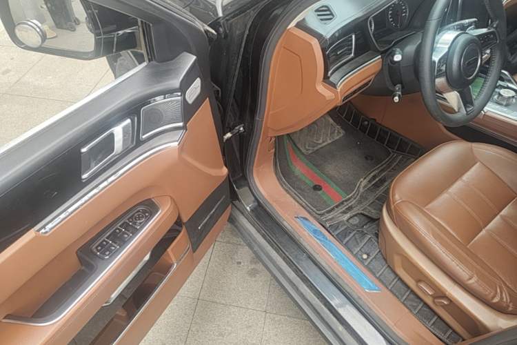 Used Zotye T700 2017 1.8T Dual-Clutch Luxury Model Driver Seat