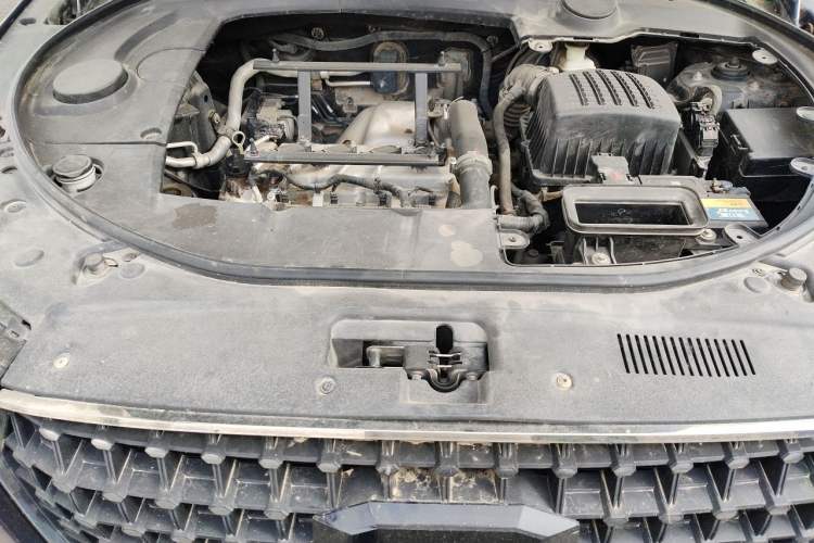 Used Zotye T700 2017 1.8T Dual-Clutch Prestige Model Engine Bay