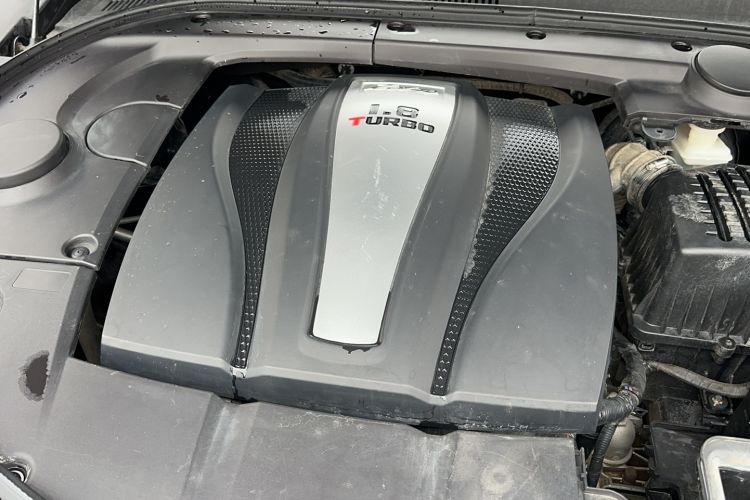 Used Zotye T700 2017 1.8T Dual-Clutch Prestige Model Engine Bay
