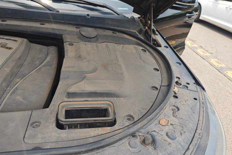 Used Zotye T700 2017 1.8T Dual-Clutch Luxury Model Engine Bay Left