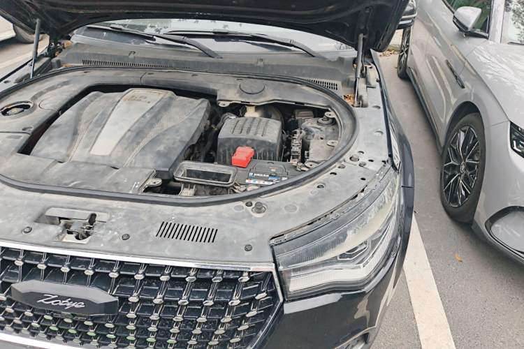 Used Zotye T700 2017 1.8T Dual-Clutch Prestige Model Engine Bay Left