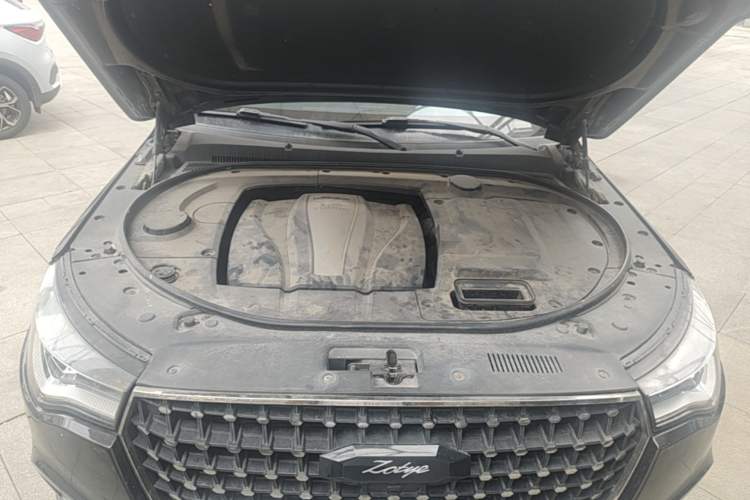 Used Zotye T700 2017 1.8T Dual-Clutch Luxury Model Engine Bay