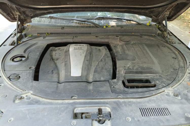 Used Zotye T700 2017 1.8T Dual-Clutch Prestige Model Engine Bay