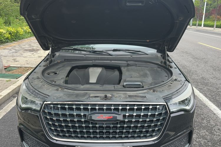 Used Zotye T700 2017 1.8T Dual-Clutch Luxury Model Engine Bay