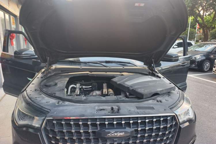 Used Zotye T700 2017 1.8T Dual-Clutch Luxury Model Engine Bay