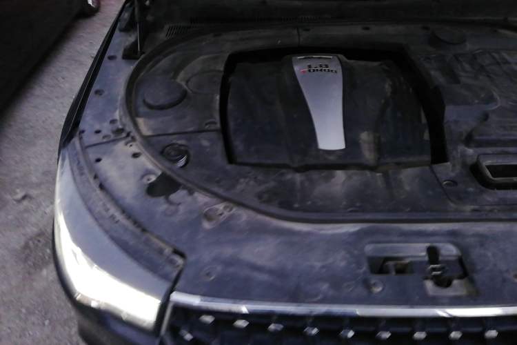 Used Zotye T700 2017 1.8T Dual-Clutch Prestige Model Engine Bay Right