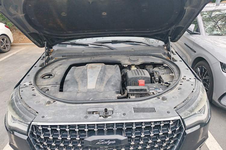 Used Zotye T700 2017 1.8T Dual-Clutch Prestige Model Engine Bay