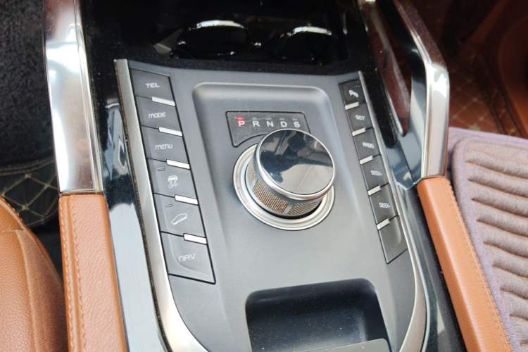Used Zotye T700 2017 1.8T Dual-Clutch Prestige Model Gear Lever
