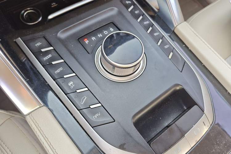 Used Zotye T700 2017 1.8T Dual-Clutch Luxury Model Gear Lever
