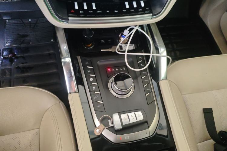 Used Zotye T700 2017 1.8T Dual-Clutch Luxury Model Gear Lever
