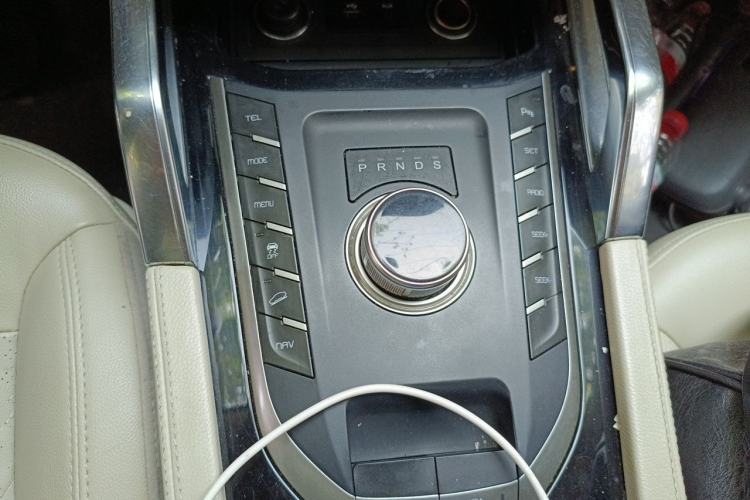 Used Zotye T700 2017 1.8T Dual-Clutch Prestige Model Gear Lever