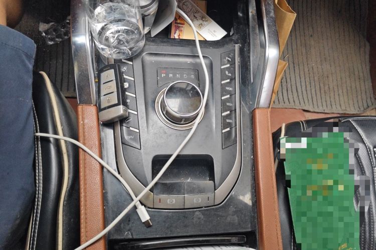 Used Zotye T700 2017 1.8T Dual-Clutch Flagship Model Gear Lever