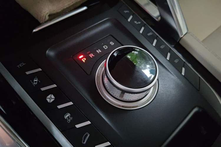 Used Zotye T700 2017 1.8T Dual-Clutch Flagship Model Gear Lever
