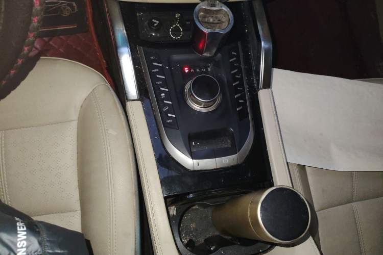 Used Zotye T700 2017 1.8T Dual-Clutch Luxury Model Gear Lever