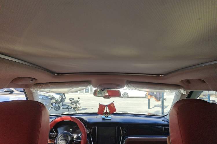 Used Zotye T700 2017 1.8T Dual-Clutch Prestige Model Headliner