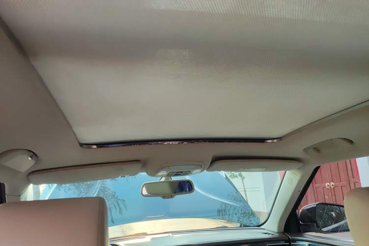 Used Zotye T700 2017 1.8T Dual-Clutch Prestige Model Headliner
