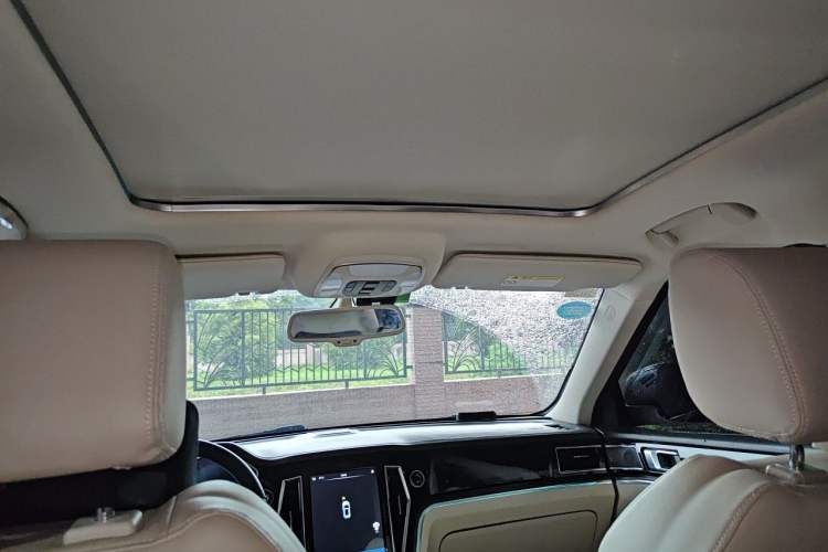 Used Zotye T700 2017 1.8T Dual-Clutch Flagship Model Headliner