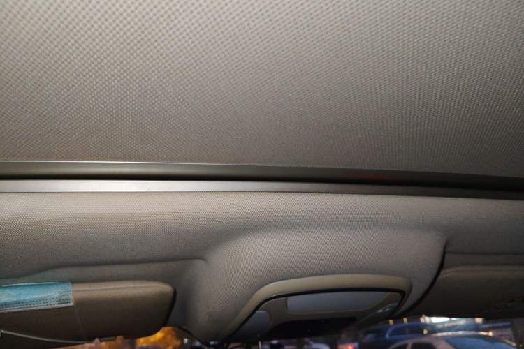 Used Zotye T700 2017 1.8T Dual-Clutch Luxury Model Headliner