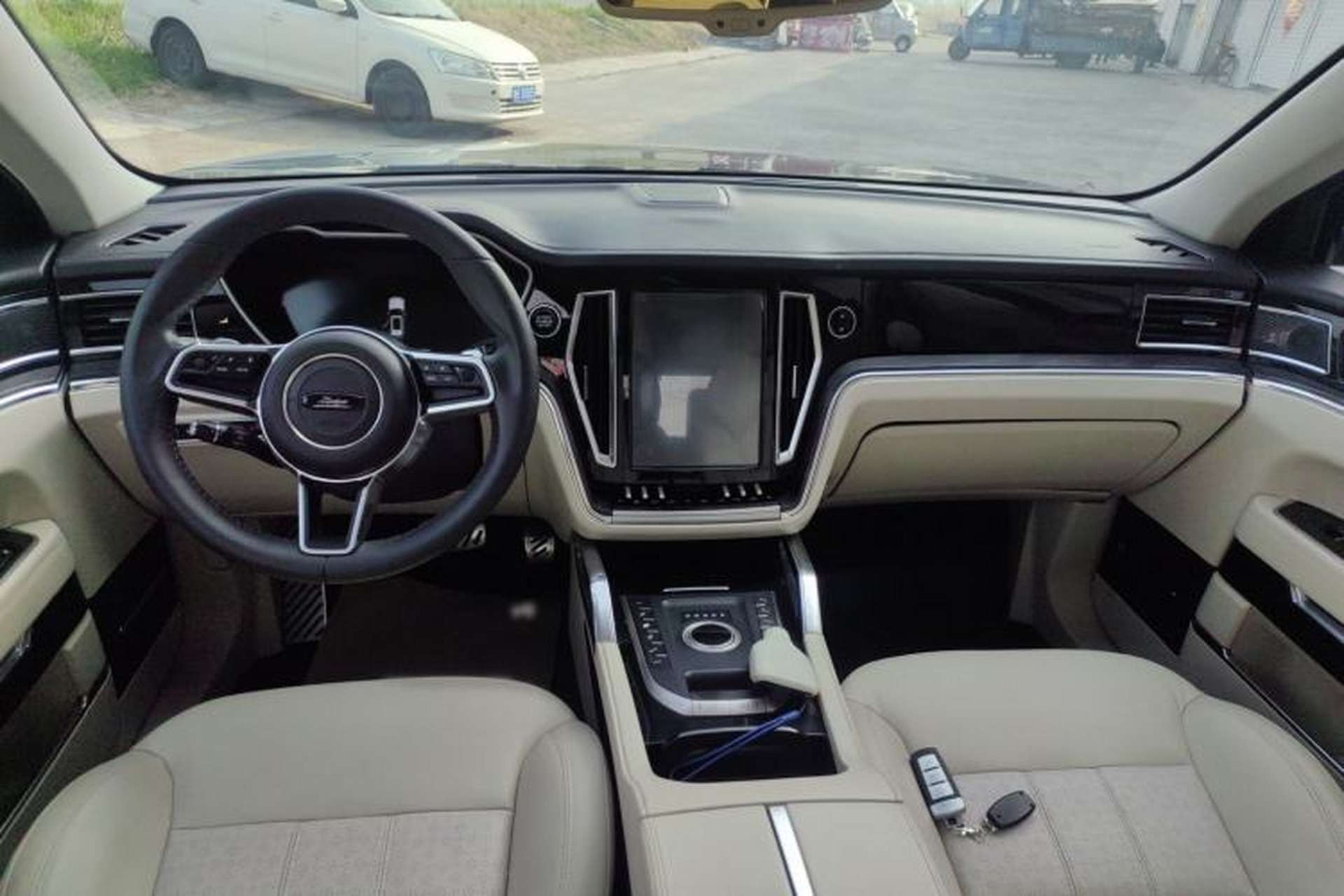 Used Zotye T700 2017 2.0T Automatic Flagship Edition Interior 3