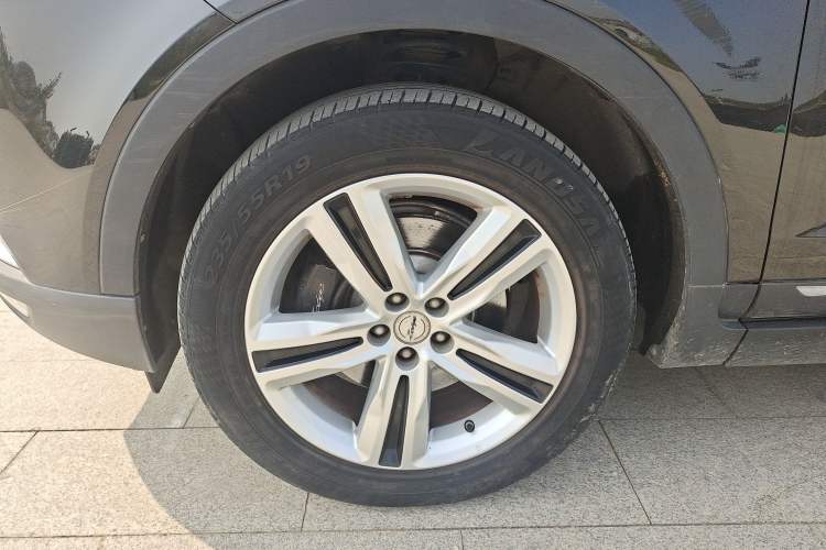 Used Zotye T700 2017 1.8T Dual-Clutch Prestige Model Left Front Wheel Hub