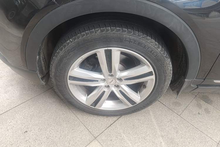 Used Zotye T700 2017 1.8T Dual-Clutch Luxury Model Left Front Wheel Hub